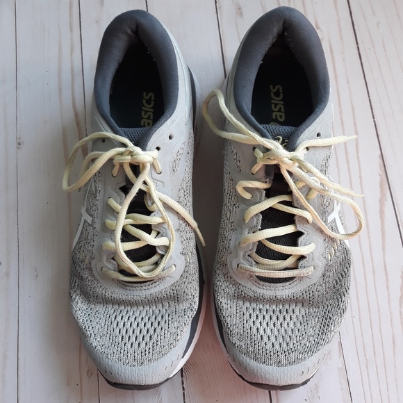 asics 225 asics 225